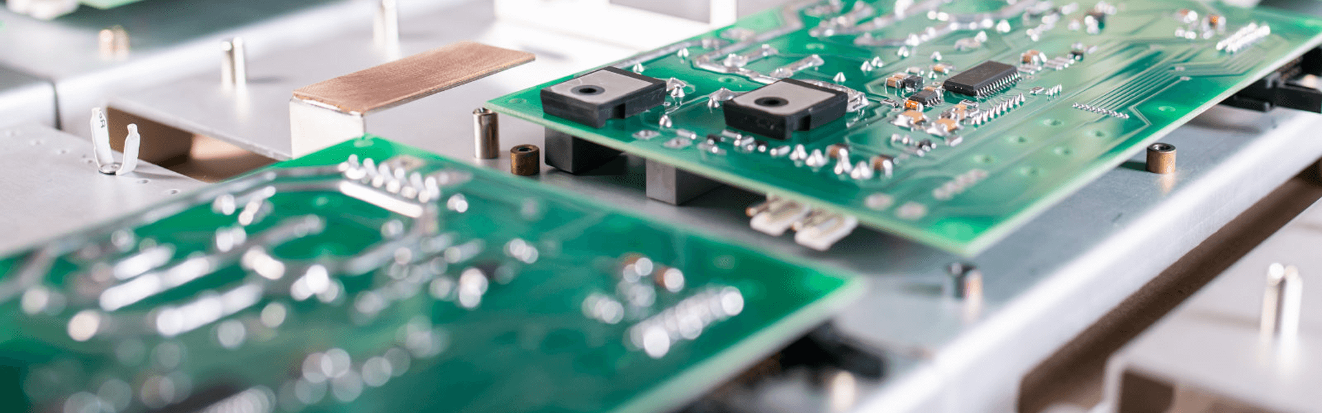 Adhesivos para la Industria Electrónica; Chemlok de Parker Lord es Ingeniería Invisible de Alta Fiabilidad