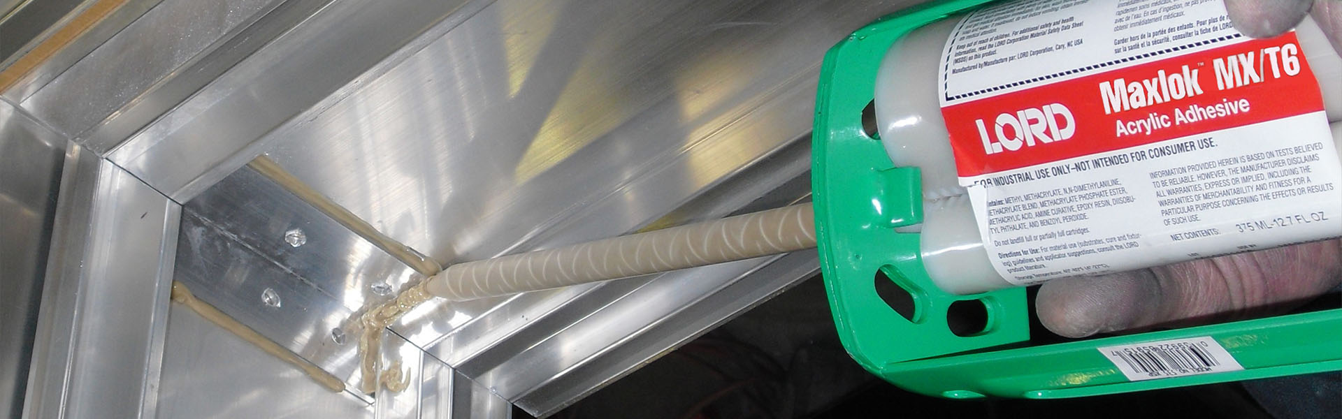 Adhesivos para Metales en Monterrey: Innovación y Resistencia en la Industria