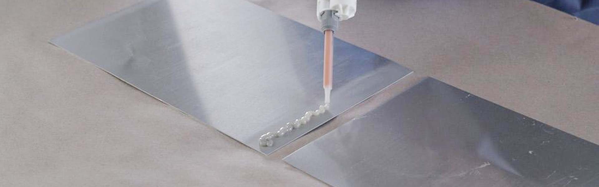 Adhesivos Industriales para Metales en Ramos Arizpe: Resistencia y Precisión para el Sector Automotriz y Metalmecánico